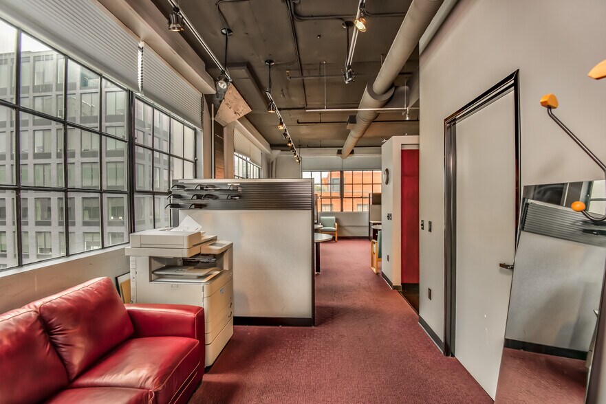 More Photos Of 1314 NW Irving St, Portland Office For Sale