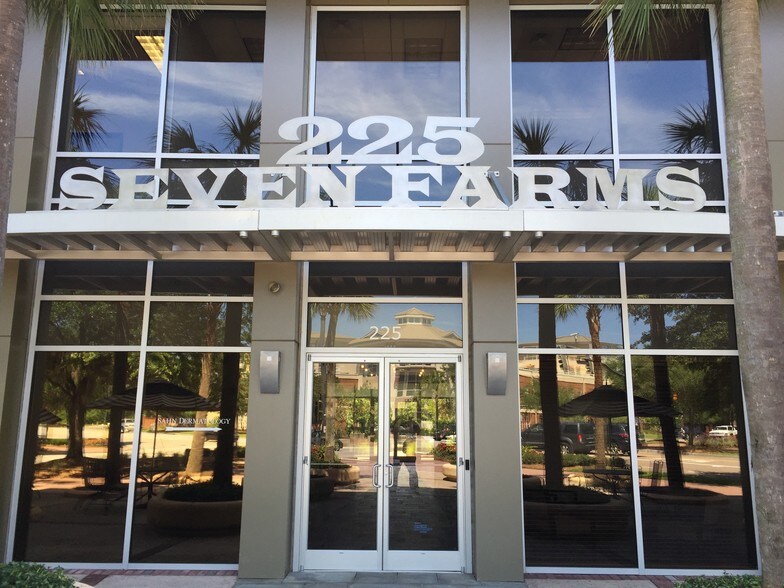 More Photos Of 225 Seven Farms Dr, Daniel Island Office Residential For Lease