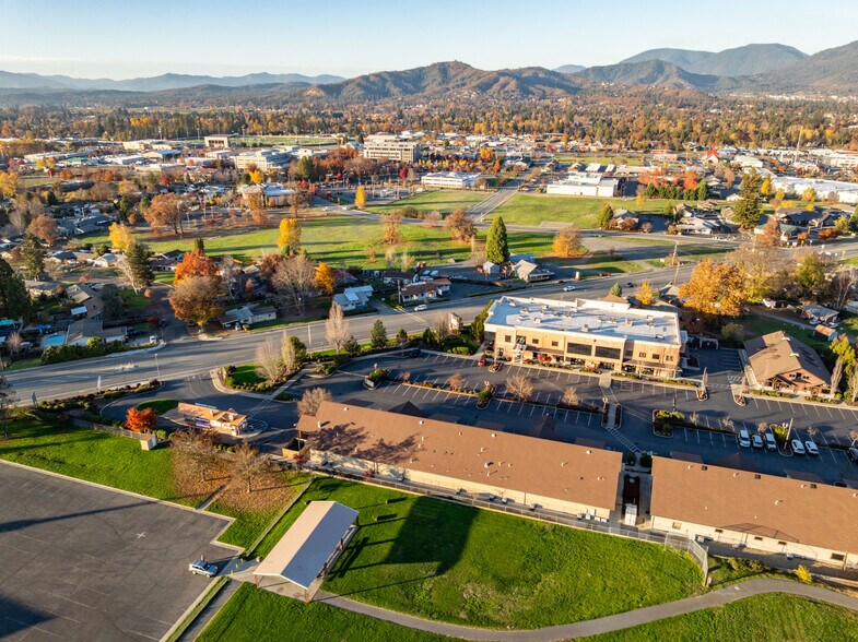 More Photos Of 1879 Williams Hwy, Grants Pass Medical For Sale