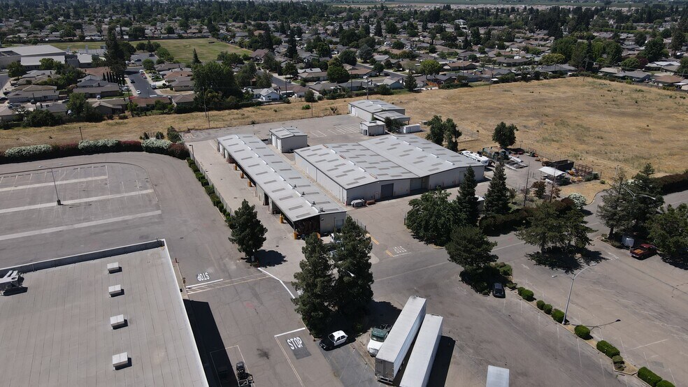 More Photos Of 2000 W Turner Rd, Lodi Manufacturing For Lease