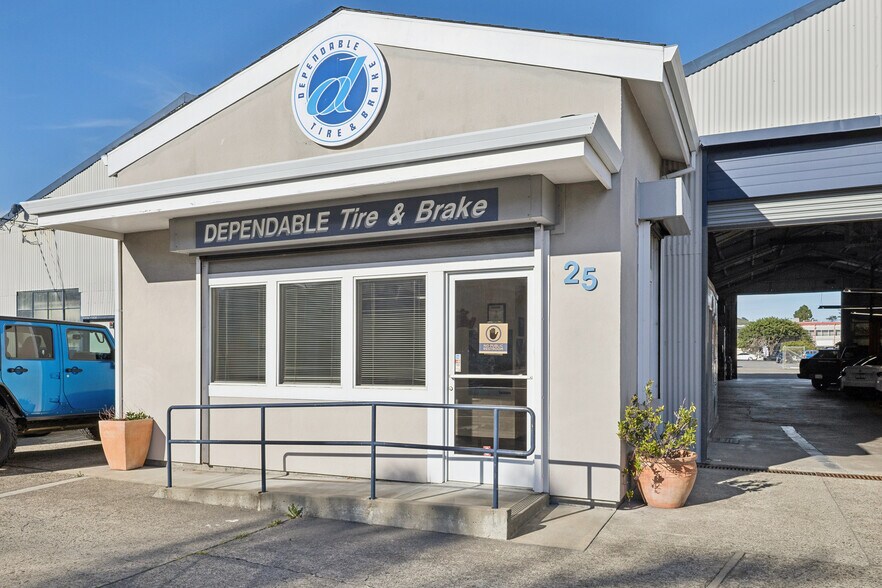 More Photos Of 25 Market St, San Rafael Service For Sale