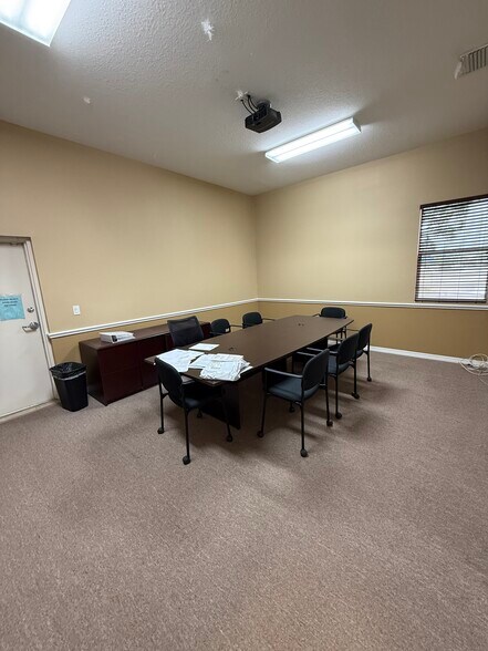 More Photos Of 5282-5286 Applegate Dr, Spring Hill Office For Sale