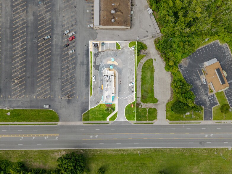 More Photos Of 801 W Base St, Madison Restaurant For Sale