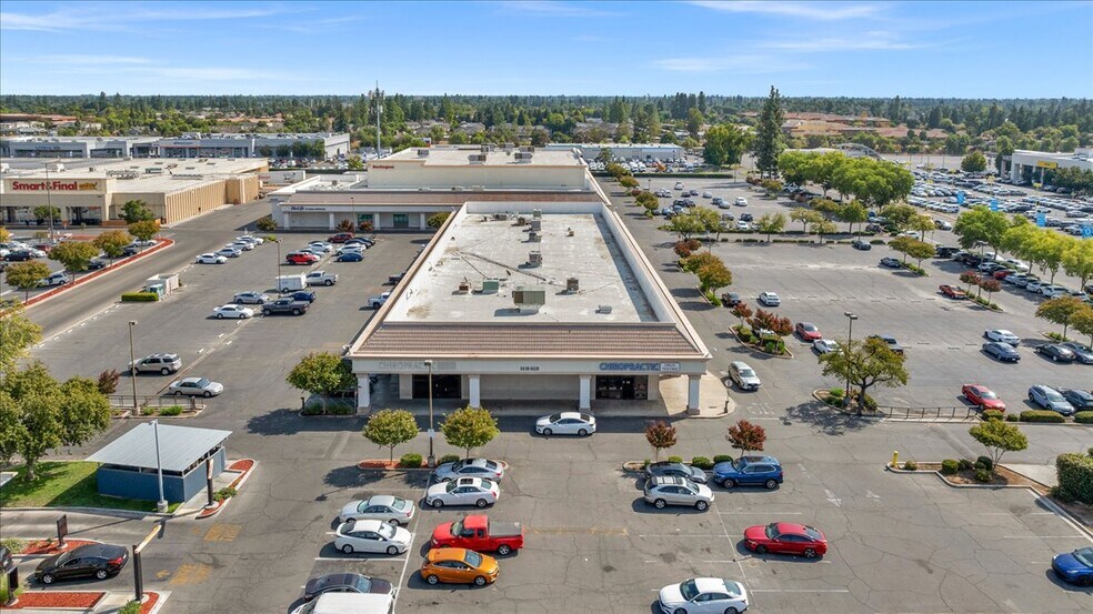More Photos Of 5646 N Blackstone Ave, Fresno Unknown For Lease