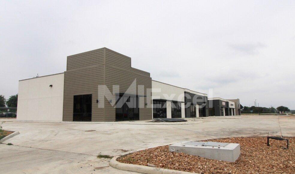 More Photos Of 9179 FM 78, Converse Storefront For Lease