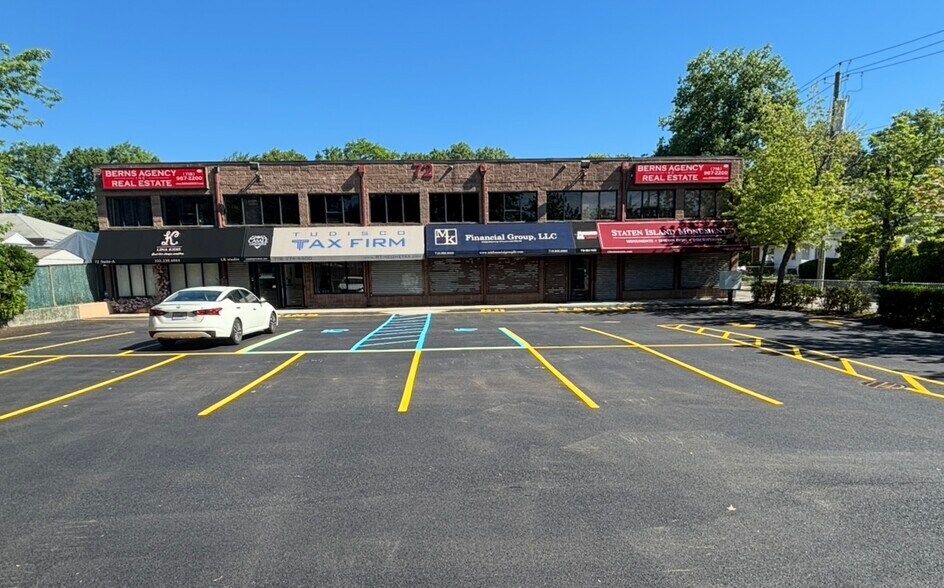 Primary Photo Of 72 Sharrott Ave, Staten Island Office For Lease