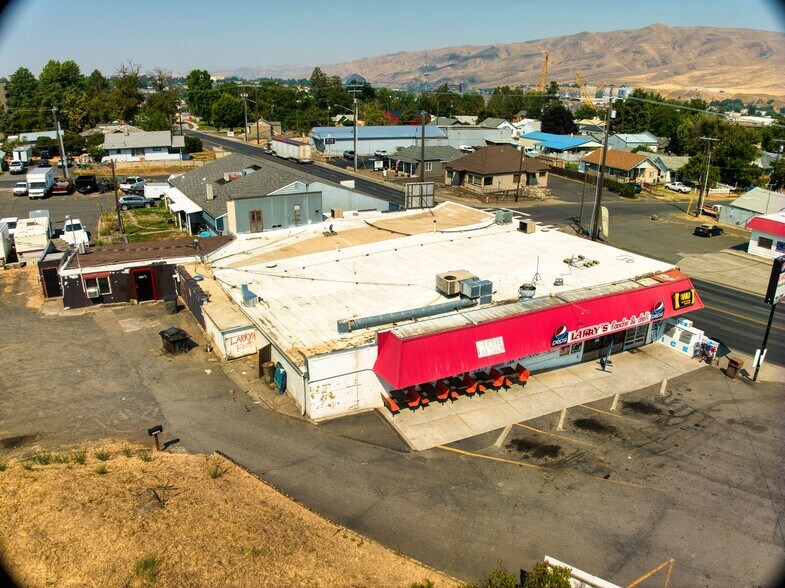 More Photos Of 2414 Main St, Lewiston Convenience Store For Sale