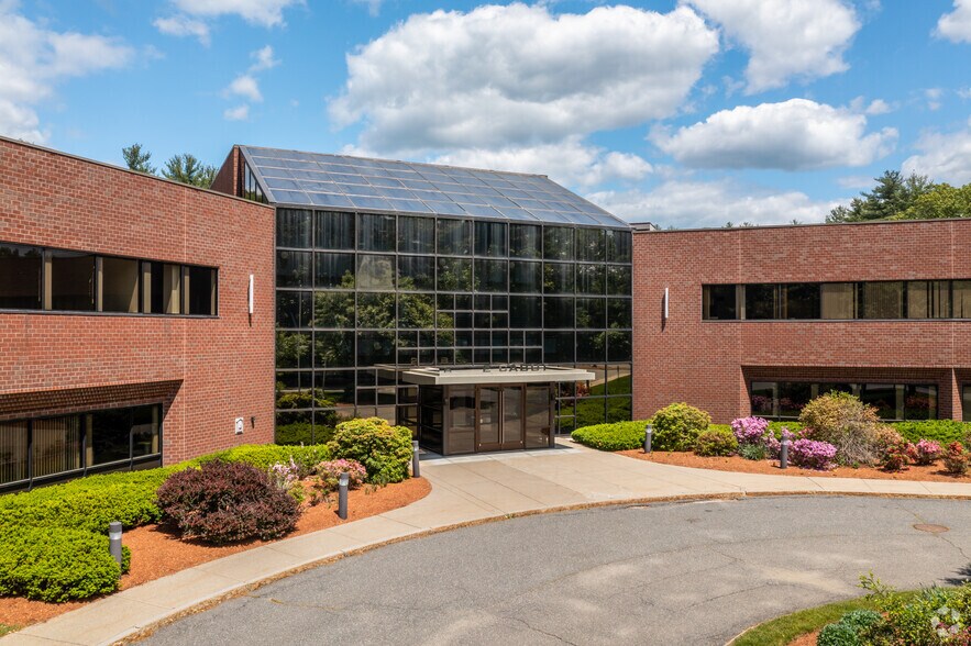 More Photos Of 2 Cabot Rd, Hudson Office For Lease