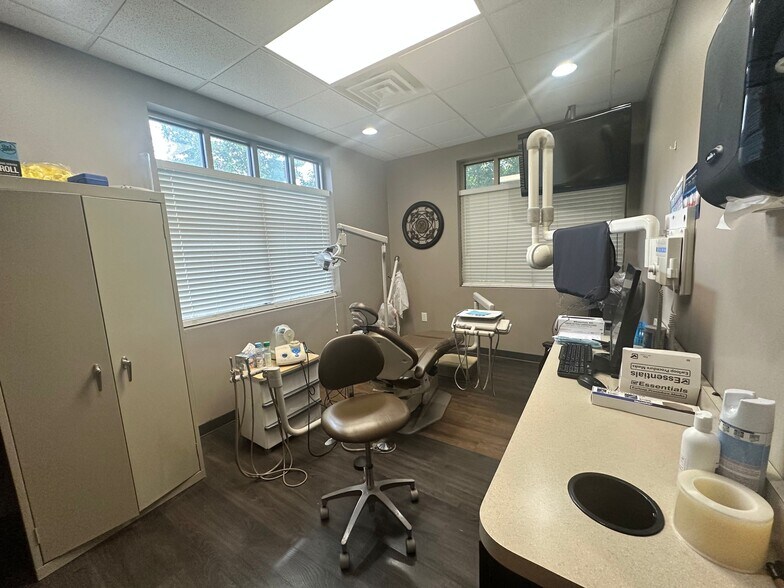 More Photos Of 342 N Main St, Alpharetta Office For Lease