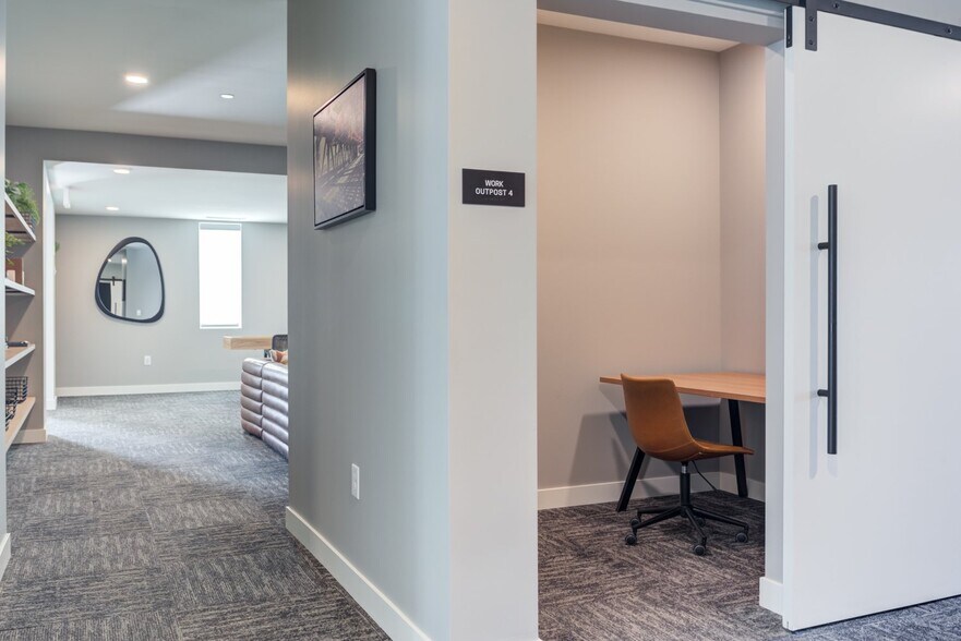 More Photos Of 1423 Ellinwood Ave, Des Plaines Apartments For Lease