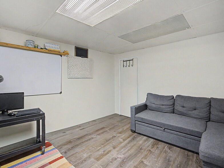 More Photos Of 10423 SE 23RD Ave, Portland Medical For Sale
