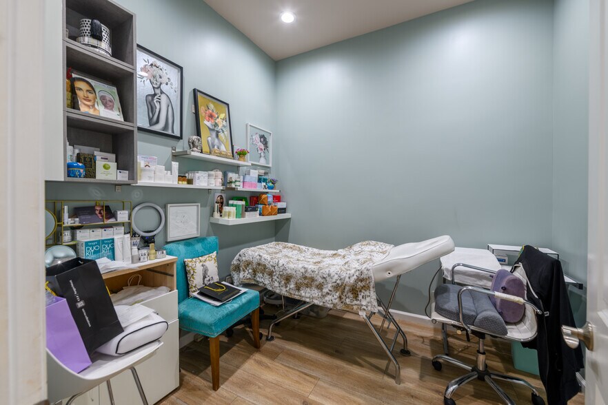 More Photos Of 5318-5320 Laurel Canyon Blvd, North Hollywood Loft Creative Space For Sale