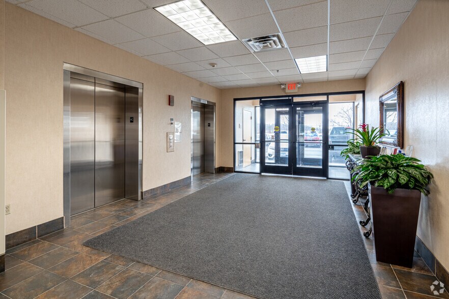 More Photos Of 9325 Upland Ln N, Maple Grove Medical For Lease