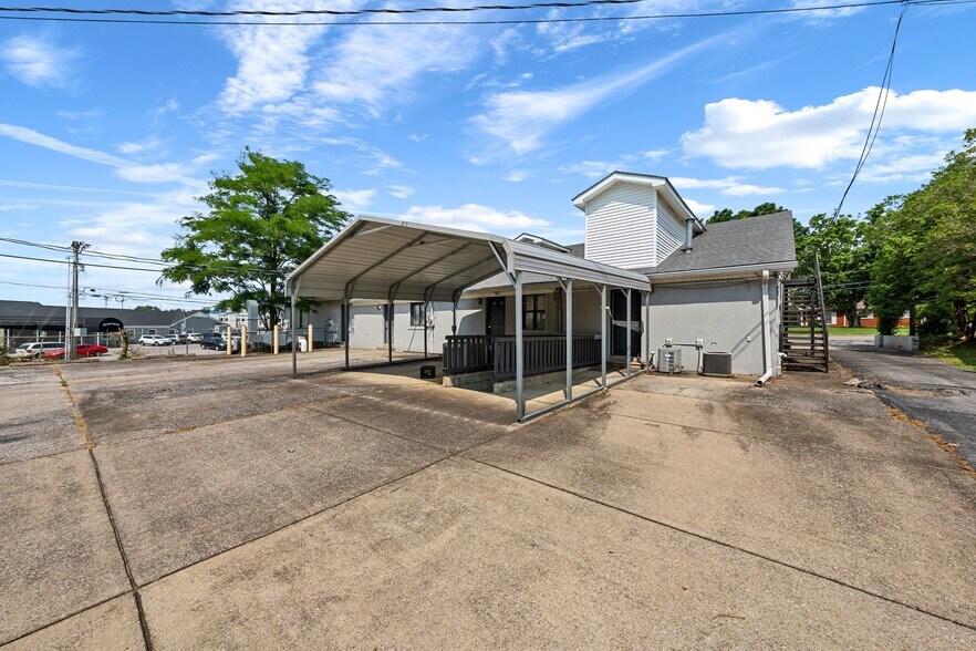 More Photos Of 1004 Glenview Dr, Glasgow Medical For Sale