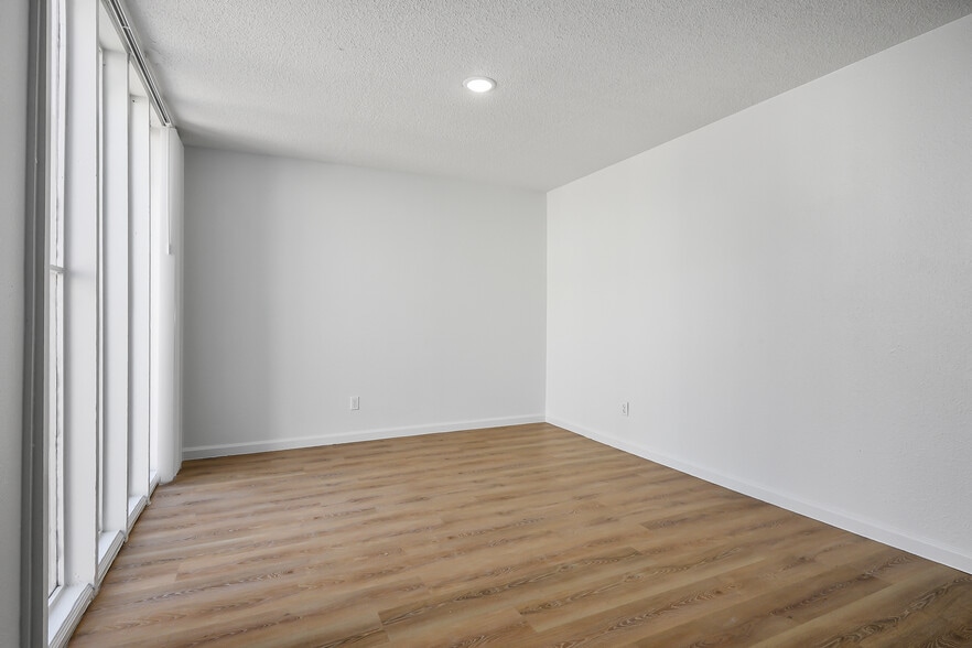 More Photos Of 1076-1112 Sierra Vista Dr, Las Vegas Apartments For Sale