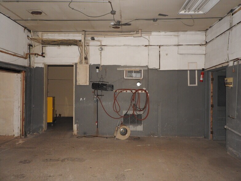 More Photos Of 1800 Brewerton Rd, Mattydale Freestanding For Sale