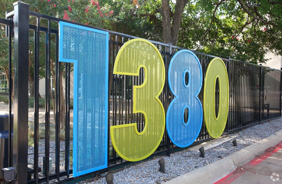 More Photos Of 1380 River Bend Dr, Dallas Loft Creative Space For Sale