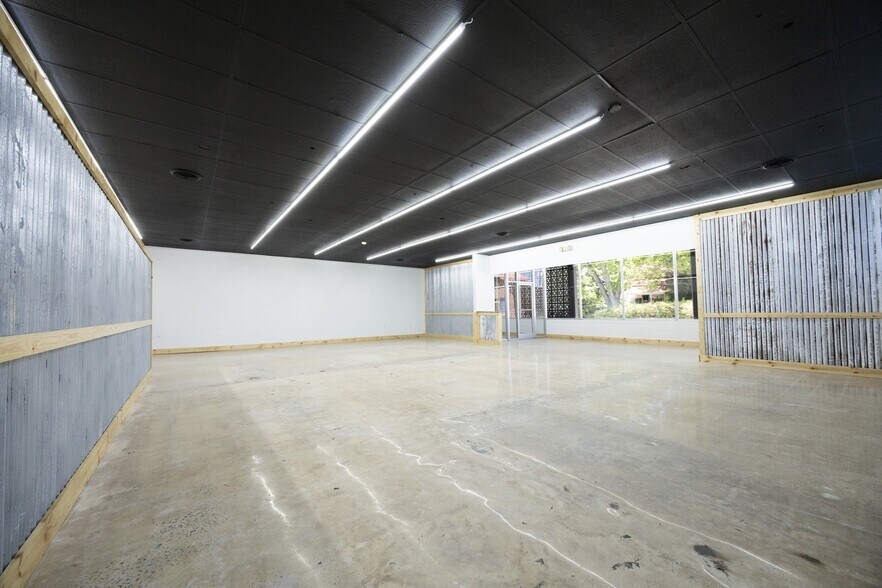 More Photos Of 43 Main W St, Yanceyville Office For Sale
