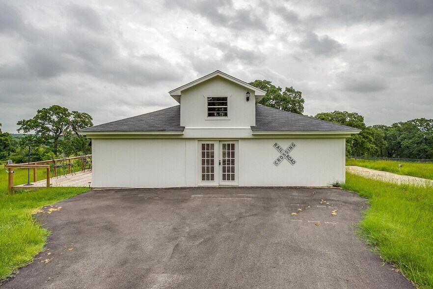 More Photos Of 4301 County Road 707, Cleburne Lodge Meeting Hall For Sale