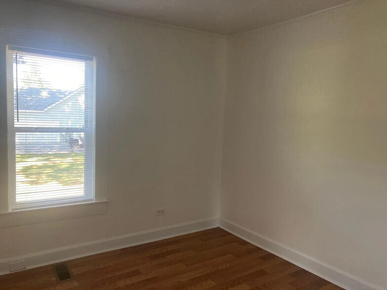 More Photos Of , Lexington Specialty For Sale