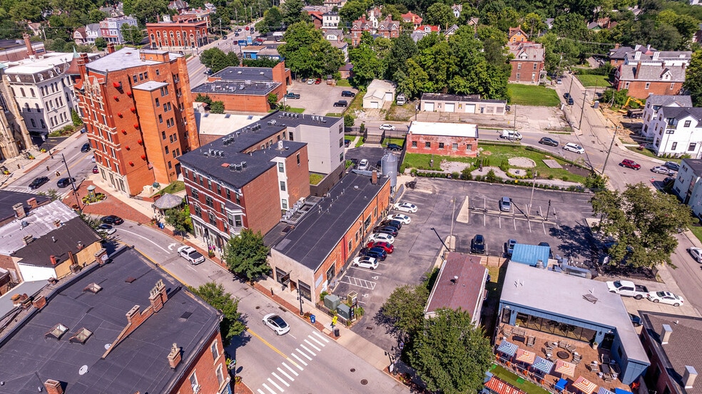 More Photos Of 2800 Woodburn Ave, Cincinnati Storefront For Lease