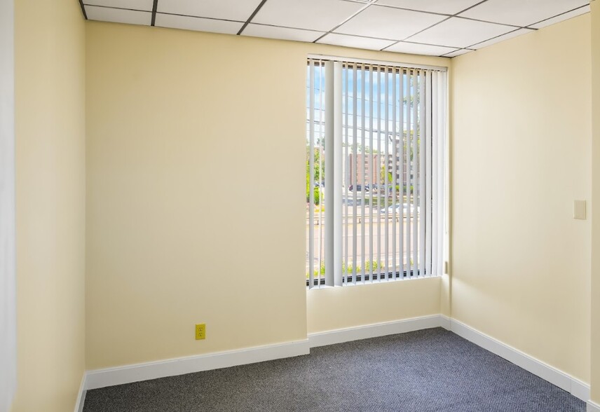 More Photos Of 1291 Worcester Rd, Framingham Office For Sale