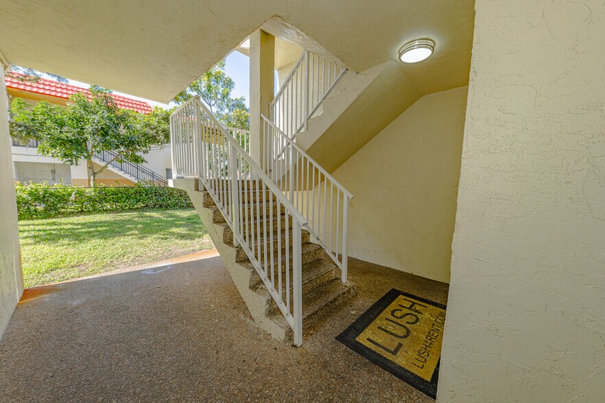 More Photos Of 5971 NW 17th Pl, Sunrise Apartments For Sale