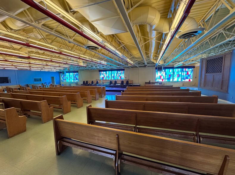 More Photos Of 3320 Melwood Dr, Melvindale Religious Facility For Sale