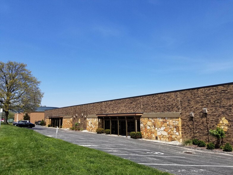 Primary Photo Of 2022-2052 Congressional Dr, Maryland Heights Manufacturing For Lease