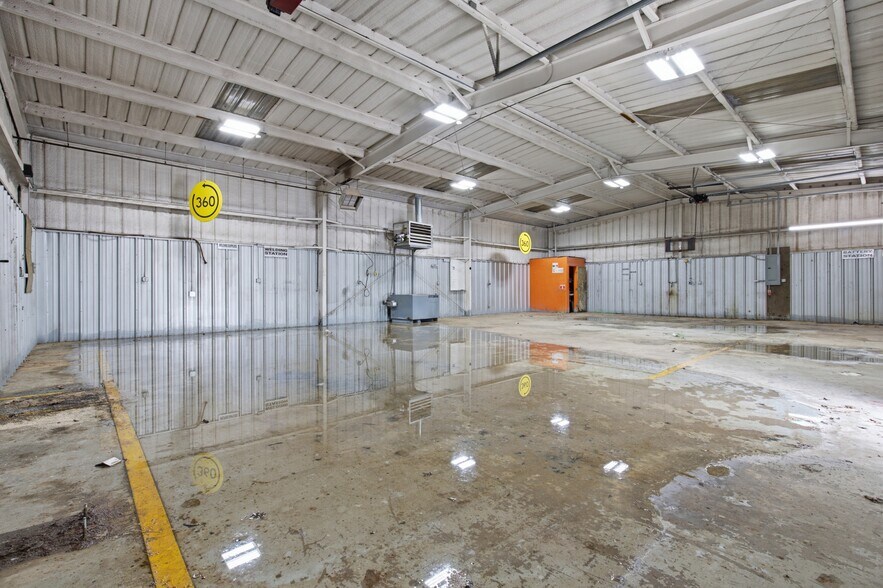 More Photos Of 1300 N Broadway Ave, Ada Warehouse For Sale