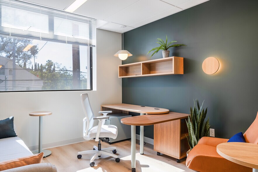 More Photos Of 2807-2811 W Sunset Blvd, Los Angeles Loft Creative Space For Sale