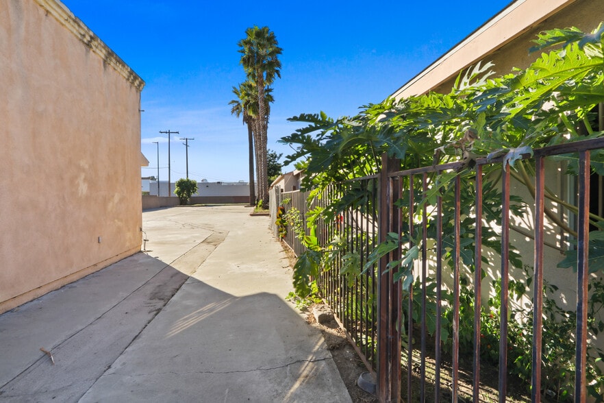 More Photos Of 1718 N Fairview St, Santa Ana General Retail For Sale