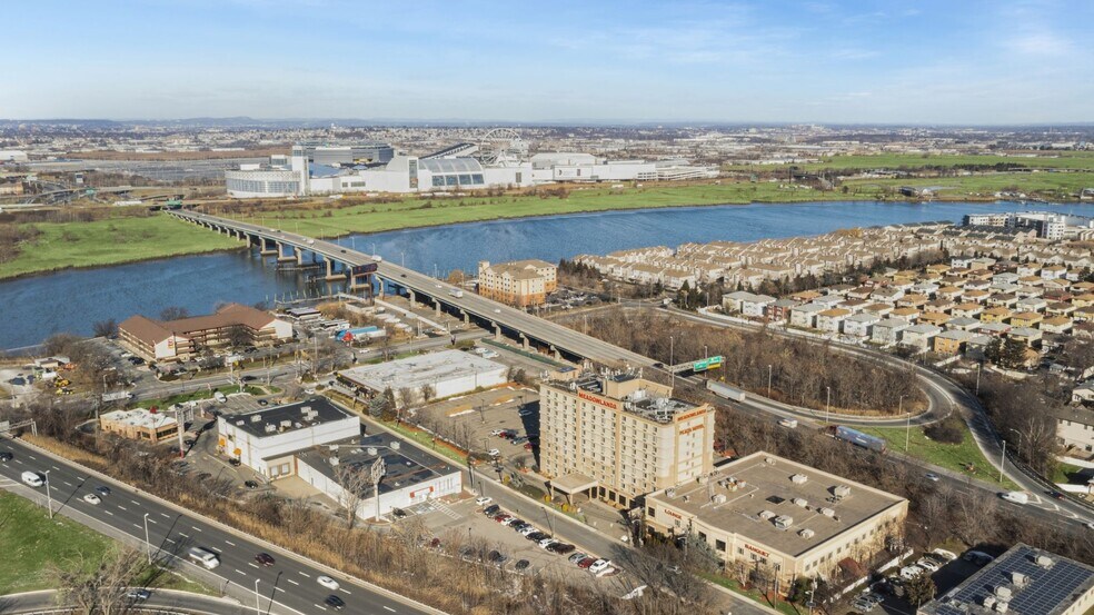 More Photos Of 40 Wood Ave, Secaucus Hotel For Lease