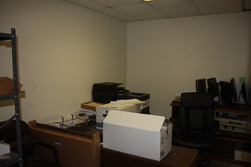 More Photos Of 3915 W Wall St, Midland Auto Dealership For Sale