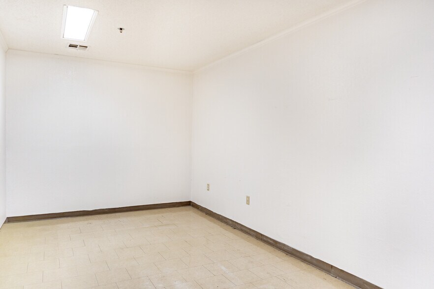 More Photos Of 11734 Jefferson Rd, Thonotosassa Schools For Sale
