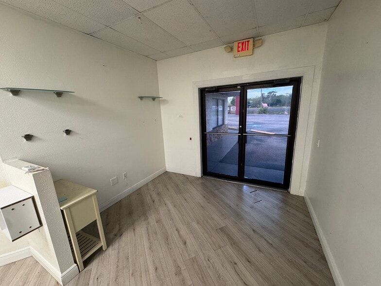 More Photos Of 3280 Commercial Way, Spring Hill Storefront Retail Office For Lease