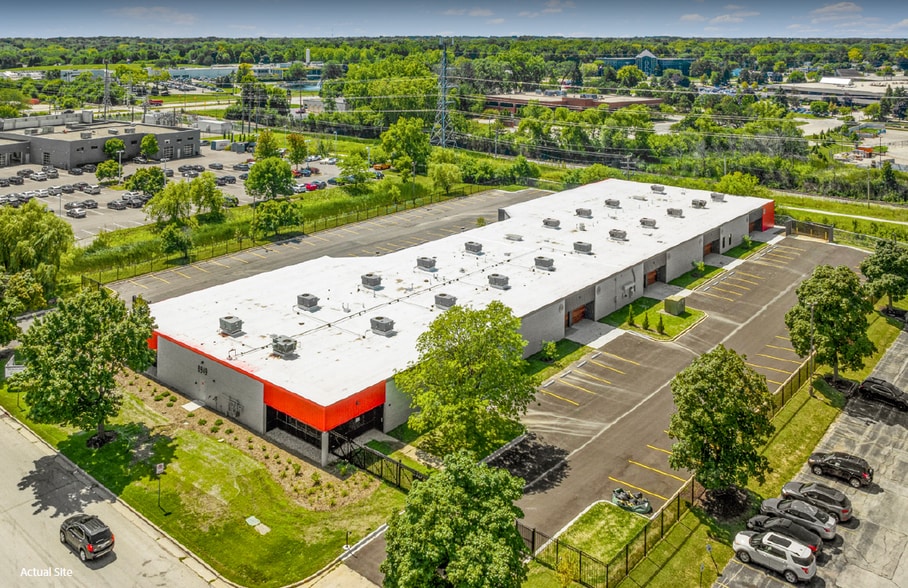 More Photos Of 8949 N Deerbrook Trl, Brown Deer Light Distribution For Sale