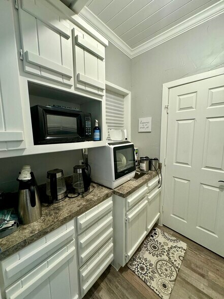 More Photos Of 932 E Highway 199, Springtown Office For Lease