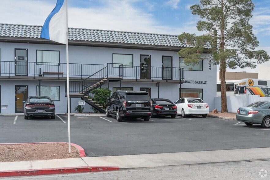 More Photos Of 4045 W Quail Ave, Las Vegas Warehouse For Lease