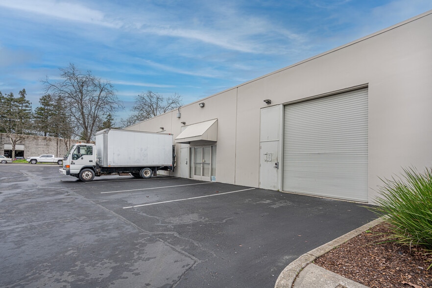 More Photos Of 1800 Empire Industrial Ct, Santa Rosa Flex For Sale