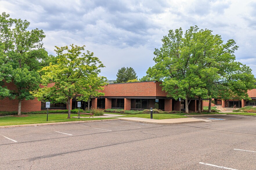 More Photos Of 10579 Bradford Rd, Littleton Medical For Lease