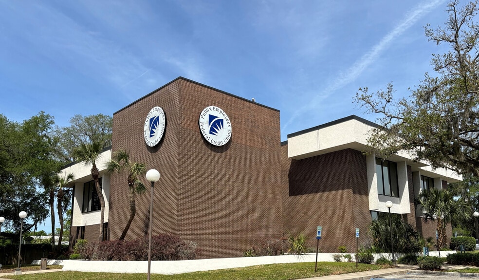 More Photos Of 101 Scholars Way, Jacksonville Bank For Lease