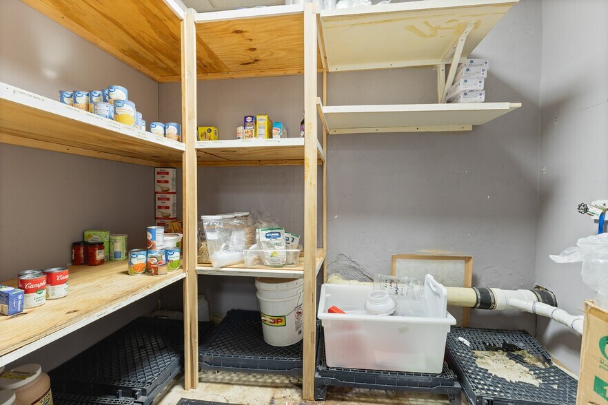 More Photos Of 114 N Church St, Waverly Loft Creative Space For Sale