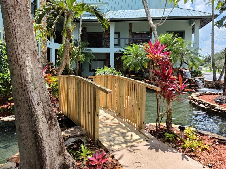 More Photos Of 10400 Griffin Rd, Fort Lauderdale Office For Lease