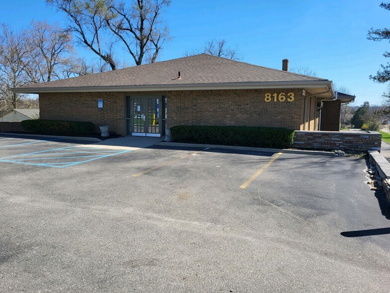 Primary Photo Of 8163 Grand River Rd, Brighton Office Residential For Lease