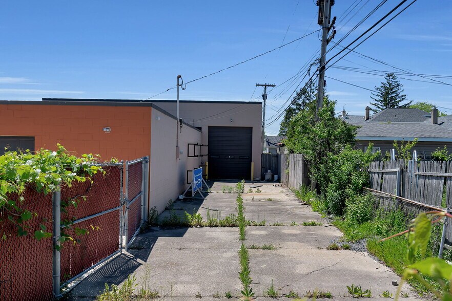 More Photos Of 1783 Kenmore Ave, Kenmore Warehouse For Sale