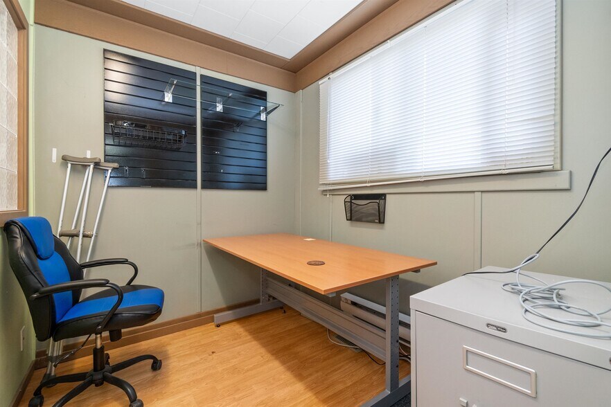 More Photos Of 2265b W Railway st, Abbotsford Warehouse For Lease