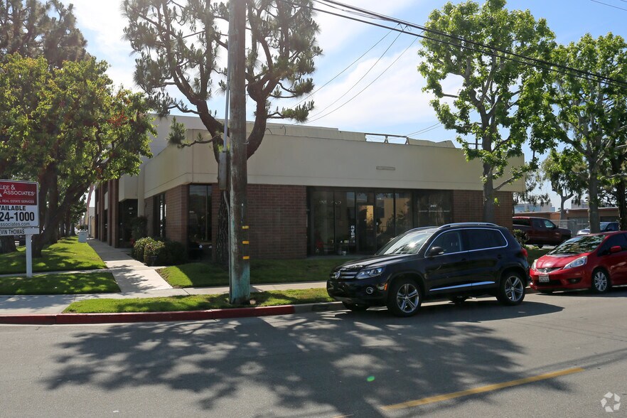 More Photos Of 881-899 Production Pl, Newport Beach Light Manufacturing For Lease