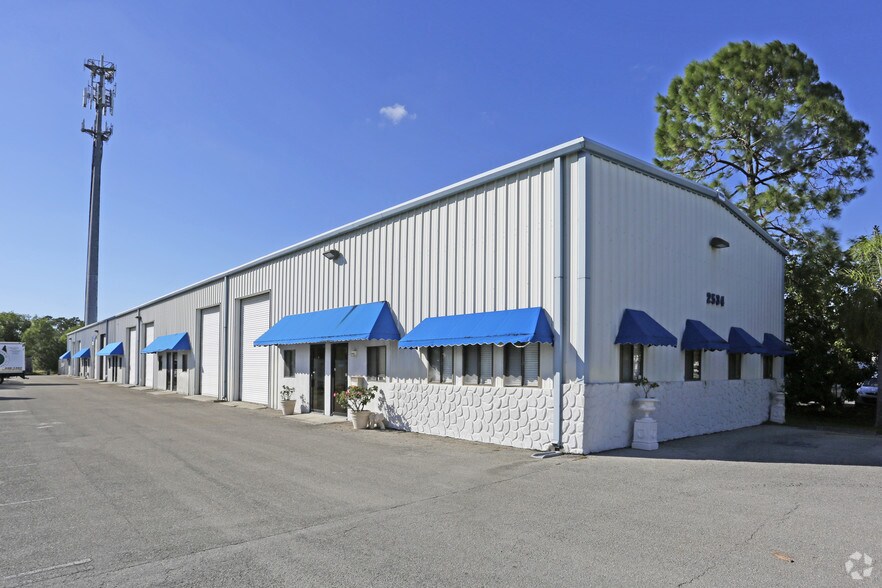 Primary Photo Of 2534 NE 9th Ave, Cape Coral Warehouse For Lease