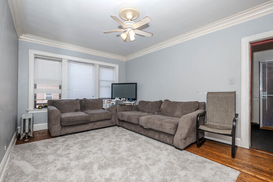 More Photos Of 7701 S Eggelston St, Chicago Apartments For Sale